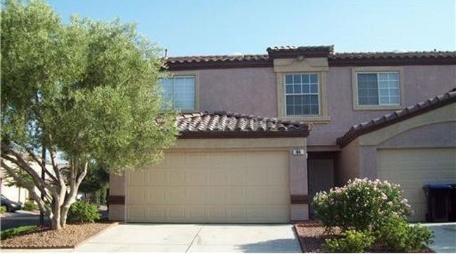 2500 Adelante #104 Las Vegas, NV 89106 All amenities and green grass! Beautiful gated community with pool/spa, playground, and tons of parking. Vaulted ceilings and laminate throughout the downstairs. Spacious 3 bedroom home with attached 2 car garage. Investors Dream with caring long term tenant in place.